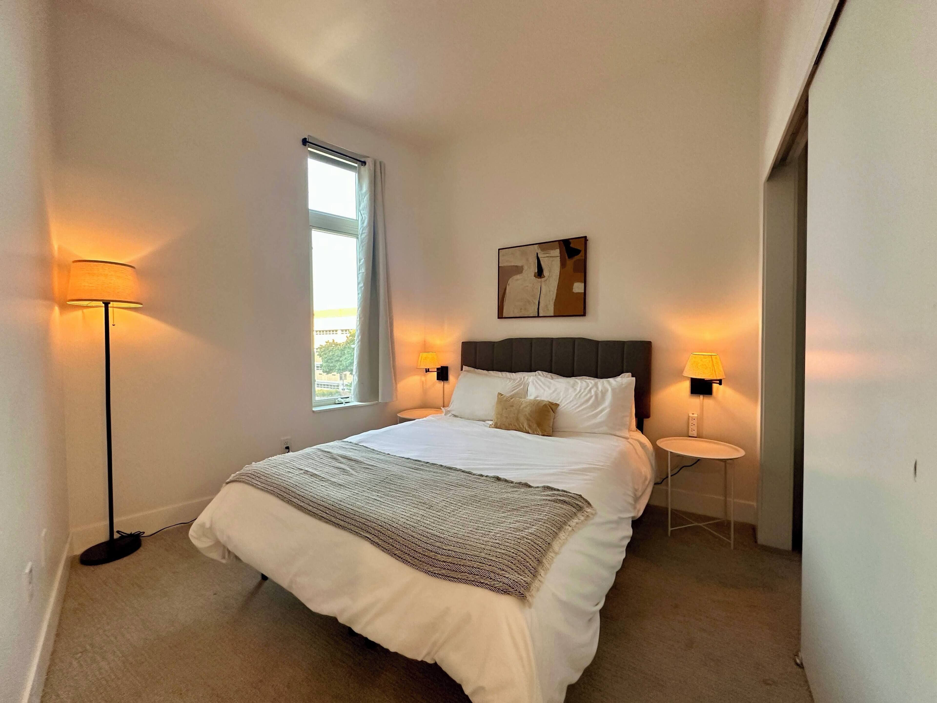 Huoneisto | Työpöytä, kannettavalle tietokoneelle sopiva työtila