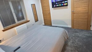 Unclassified image, 3 of 11, button - Exclusive / Modern home (Fallin)