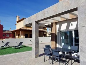 Outdoor dining - Double villa Domicil de Luxe 21 guests (Torrevieja)