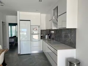 Fridge, microwave, oven, stovetop - Double villa Domicil de Luxe 21 guests (Torrevieja)