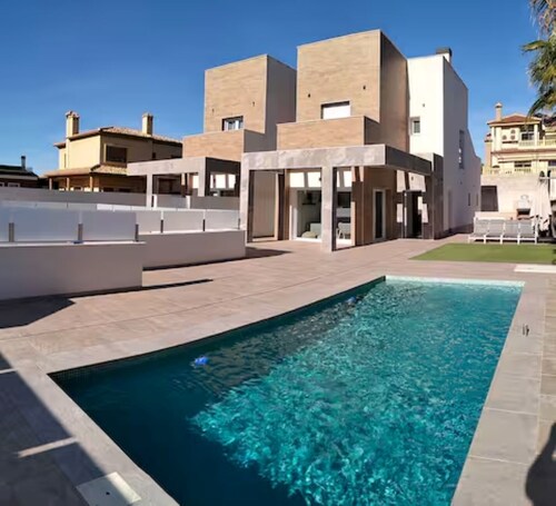 Double villa Domicil de Luxe 21 guests