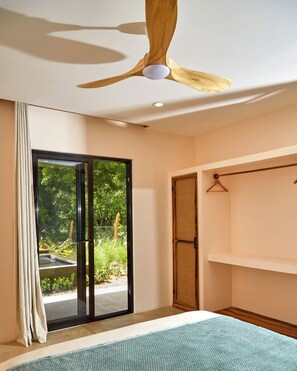 客房內保險箱、遮光布/窗簾、免費無線上網