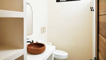 Shower, towels, soap, shampoo