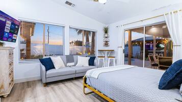 In-room safe, desk, travel cot, free WiFi