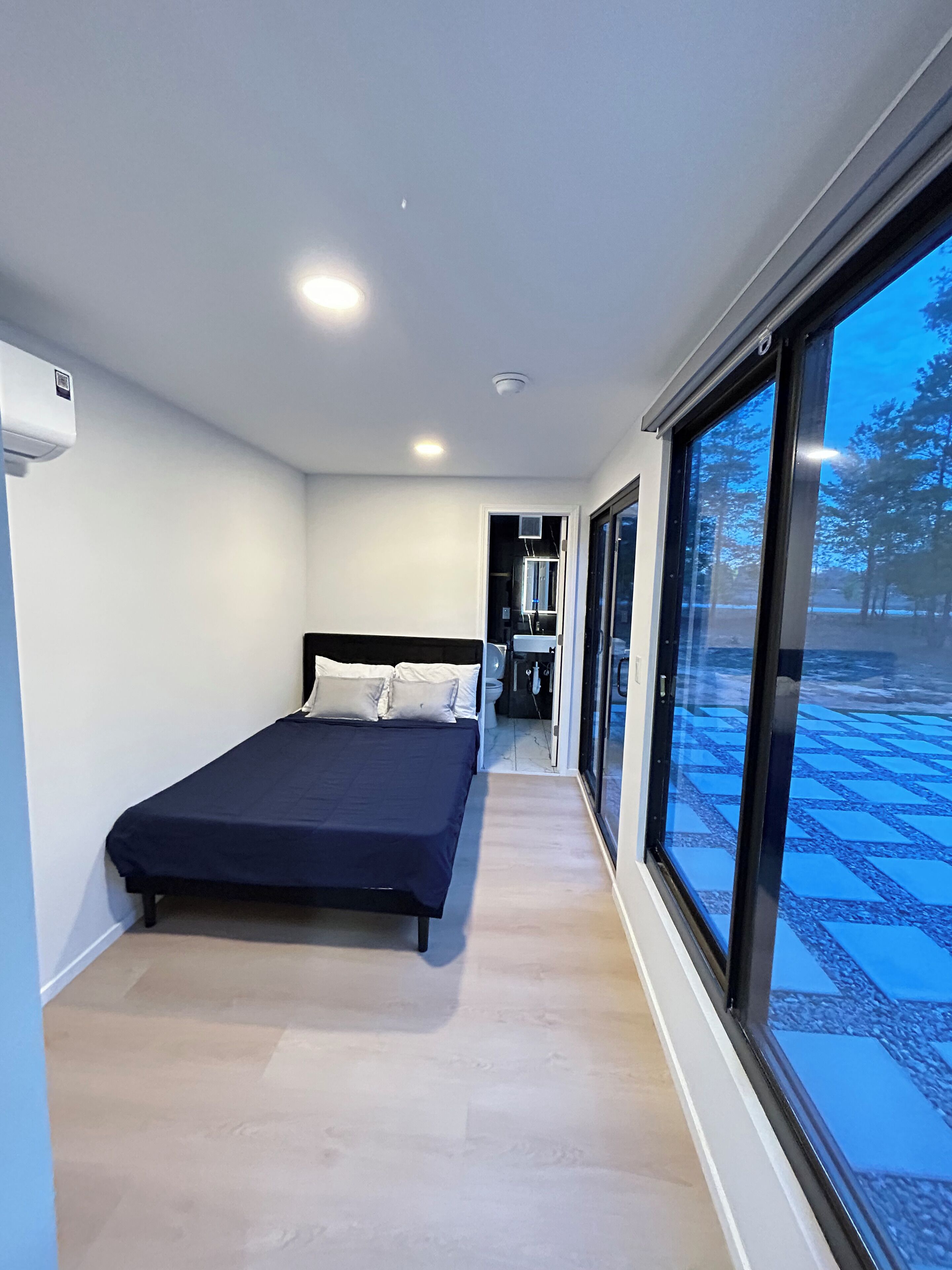 2 dormitorios, tabla de planchar con plancha, wifi gratis y ropa de cama