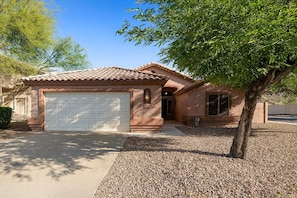 Exterior detail - Beautiful 4-bedroom house with Pool in Lindsay Ranch (Gilbert)