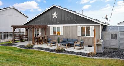 The Speakeasy - 3 Bedroom Home in Pasco