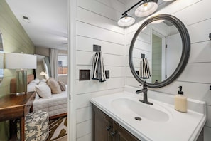 Strykejern/-brett, wi-fi (inkludert) og sengetøy