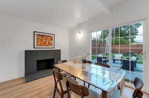 Dining - Modern new 4-bedroom house with big backyard in San Jose (San Jose)
