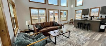 Mountain Modern | Hot Tub, Near Natural Bridge