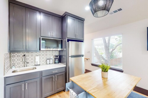 'McKinney Marvel' Studio in Historic District