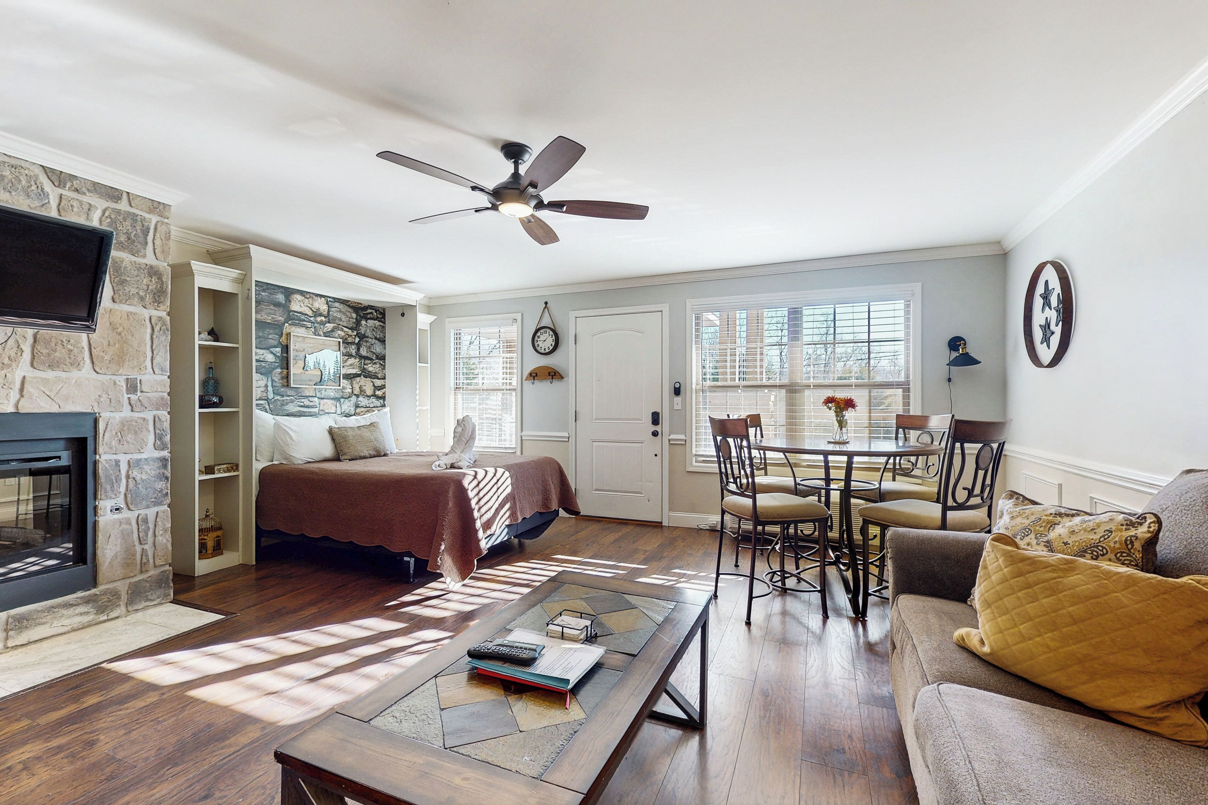 Internet, ropa de cama y acceso para silla de ruedas 