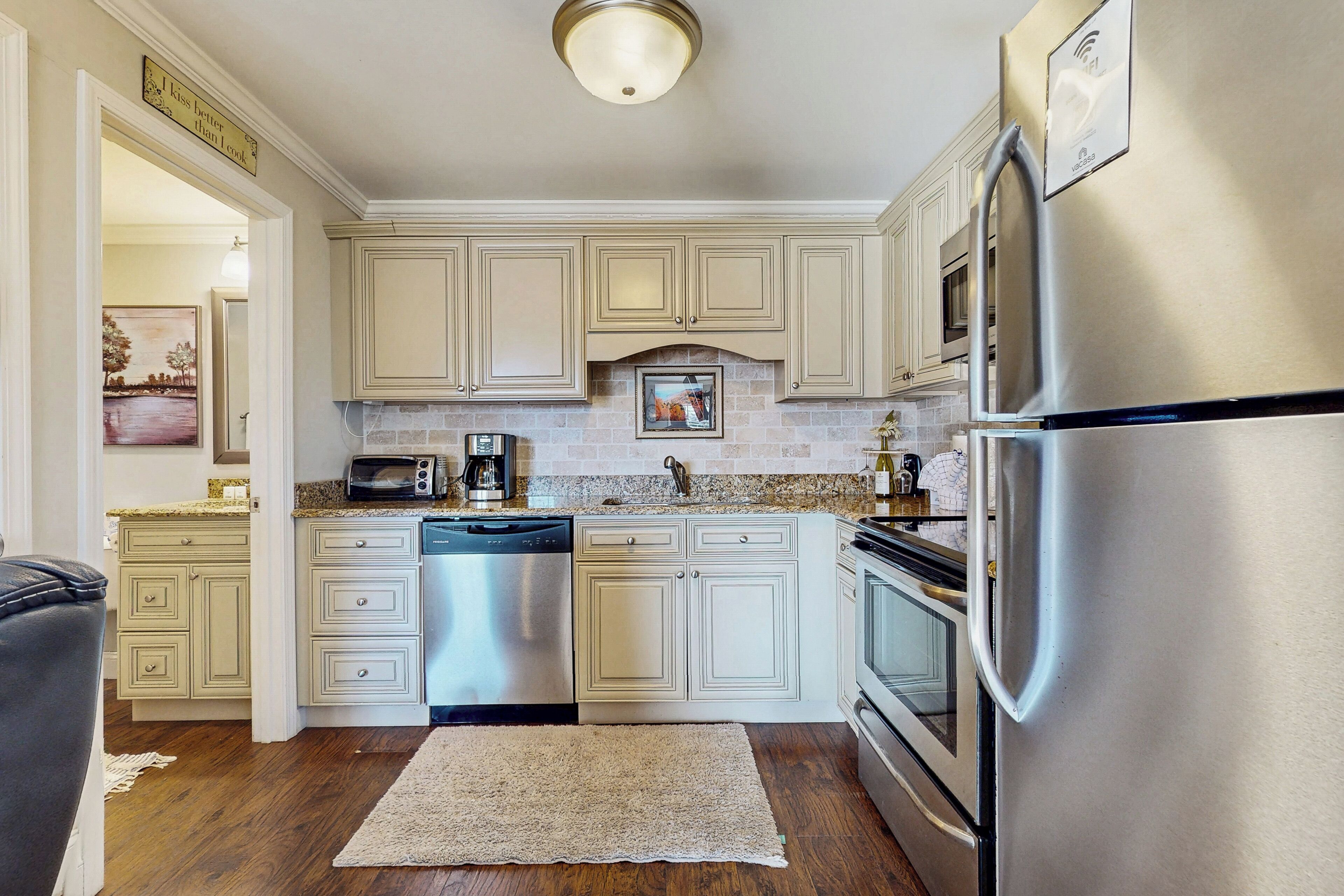 Fridge, microwave, stovetop, dishwasher