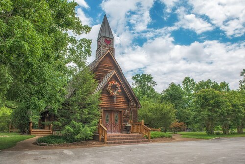 Pool + Riverfront! Couples Retreat in Smoky Mtns