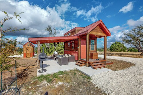 Romantic Tiny House w/ Views in Harper!