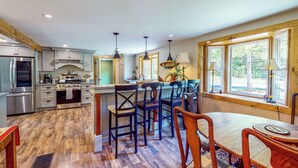 Private kitchen - Hike, Fish, Ski! 'Coos Canyon Lodge' in Maine (Byron)
