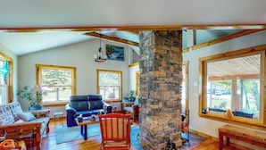 Living area - Hike, Fish, Ski! 'Coos Canyon Lodge' in Maine (Byron)