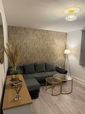 TV - Cosy 2 Bedroom Flat in the Heart of Greenwich (London)