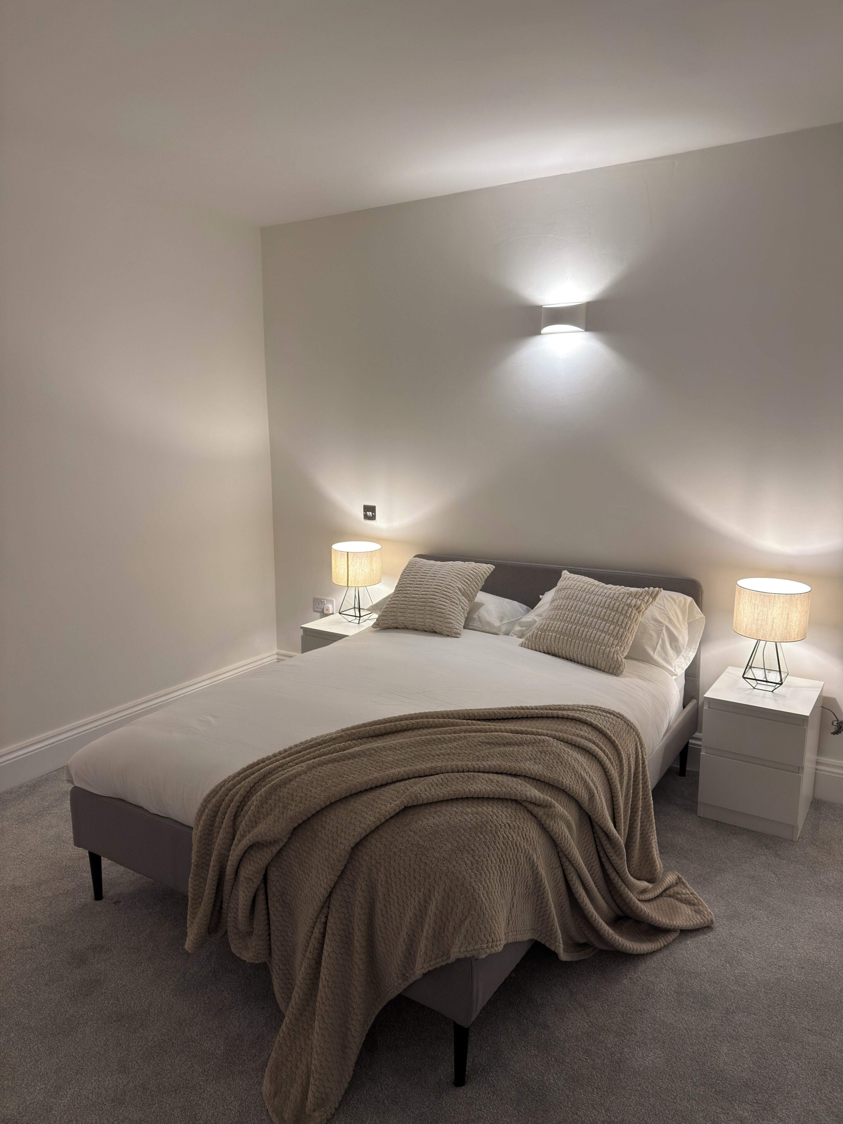 2 bedrooms, iron/ironing board, WiFi