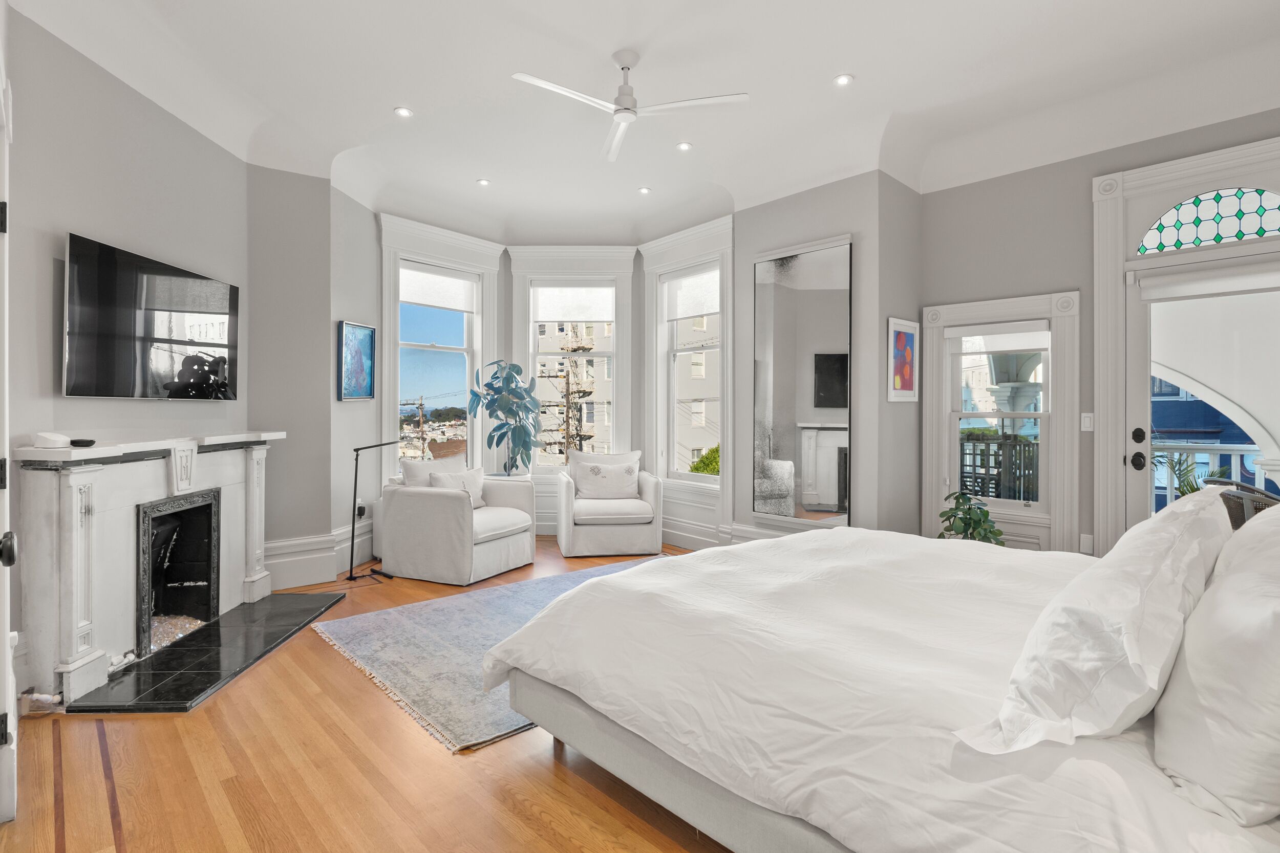 3 bedrooms, desk, iron/ironing board, free WiFi