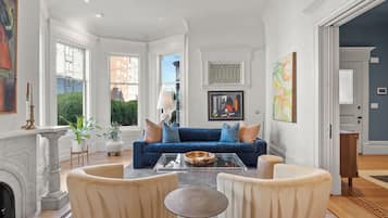 Smart TV, fireplace, computer monitors, printers