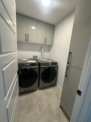 Interior - Luxury Duplex in Spruce Grove (Spruce Grove)