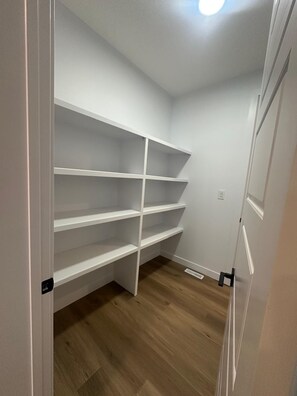 Interior - Luxury Duplex in Spruce Grove (Spruce Grove)