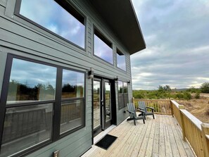 Terrace/patio - Spruce Arch | King Bed; Fireplace; Pets Welcome! (Wolfe County)