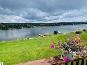 Property grounds - 4 Bedroom Lake House - Northern Michigan (Central Lake)
