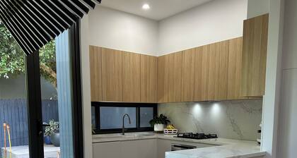 Newly renovated modern 4 bdr house in Leichhardt, 7 guests, best Italian 5 min!
