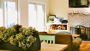 Dining - Blackberry Meadow (New Shoreham)