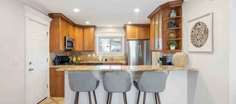 Spacious 4BR Arlington Heights Retreat - Modern & Comfortable