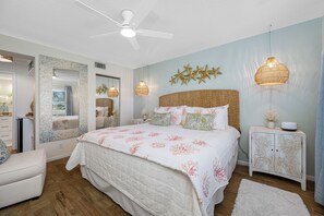 2 bedrooms, desk, iron/ironing board, free WiFi - 🌞Vista Verde West #139: Spacious 2BR, 2BA condo, pool, hot tub, private beach! (Saint Petersburg)