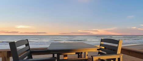 تناول الطعام بالخارج