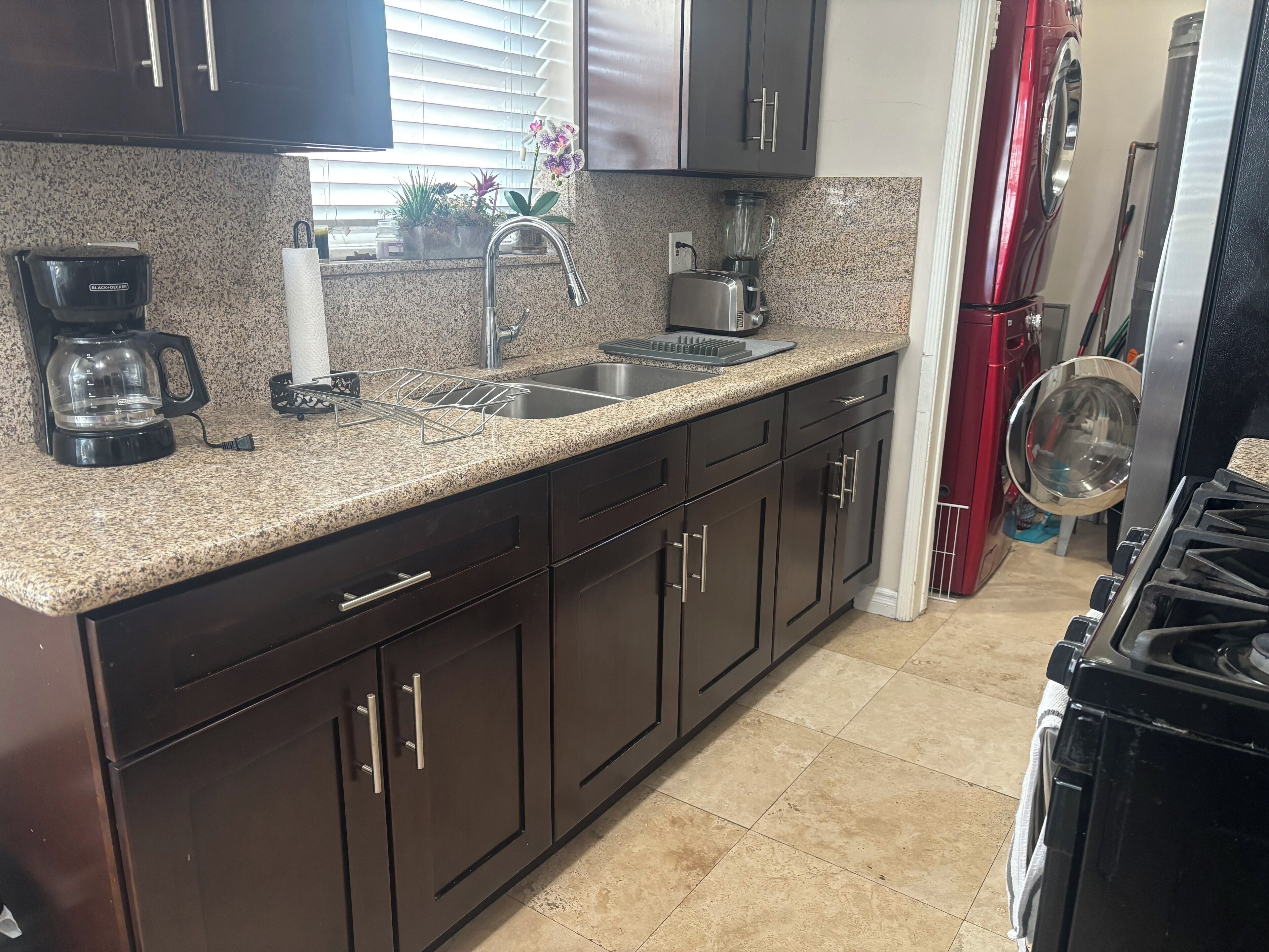 Microondas, horno y placa de cocina