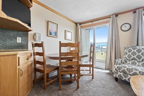 TV - ML238 Breathtaking Mountain View Ski in/out at Ballhooter lift, Next to Village! (Snowshoe)