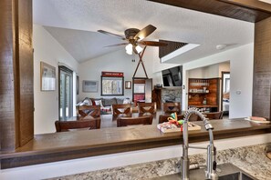 Interior - Liquid Lodge: 6BR Multi-Family Hub with 3 Living Areas, Private Hot Tub & 4pm Check Out (Killington)