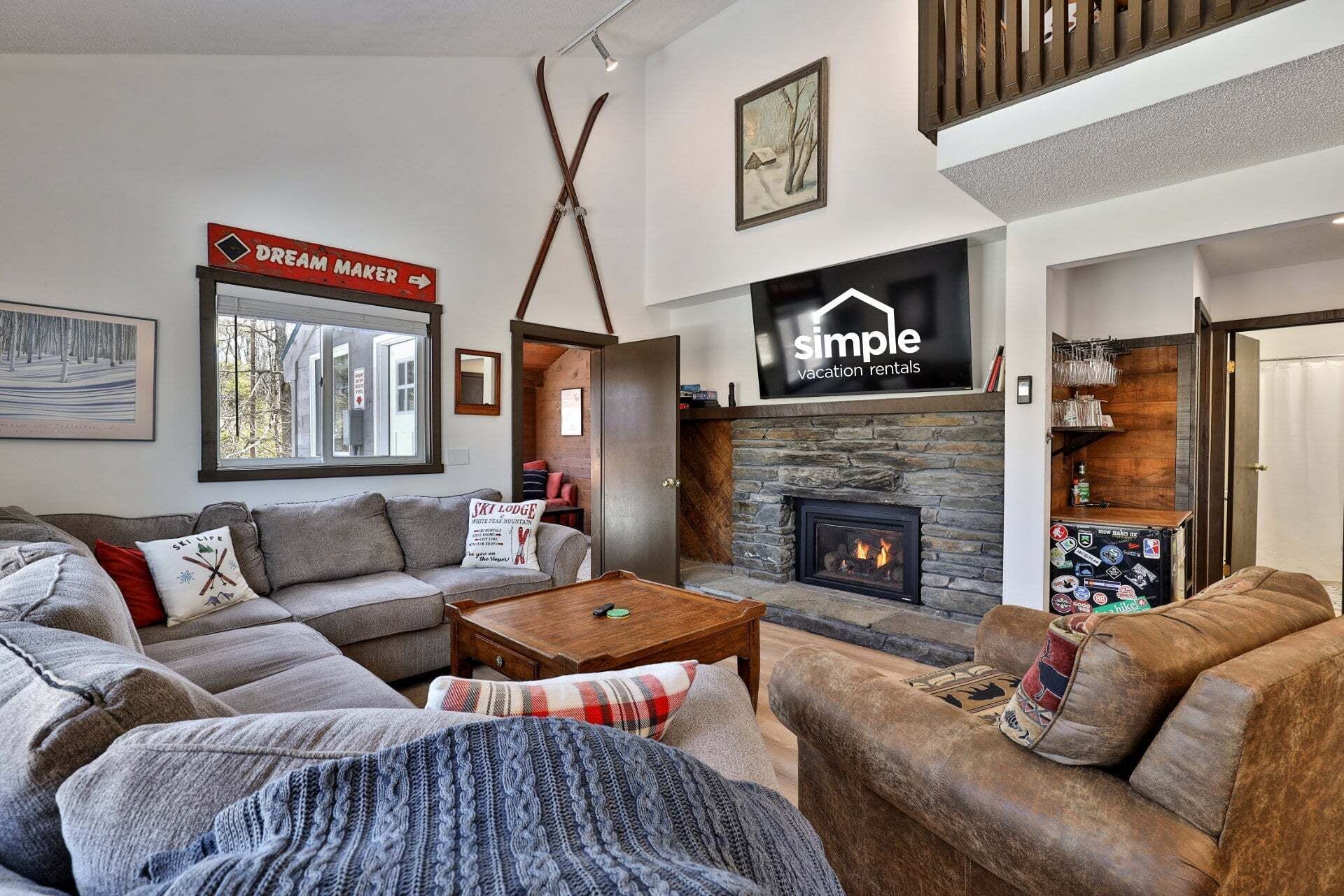 Smart TV, fireplace