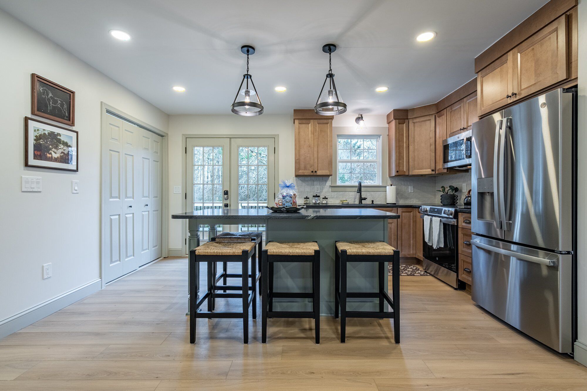 冰箱、微波炉、烤箱、炉灶