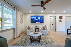 Télévision, cheminée