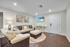 Smart TV - Enjoy the Florida Escapes (Orlando)