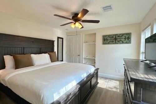 Family-friendly Stay Near Downtown Houston