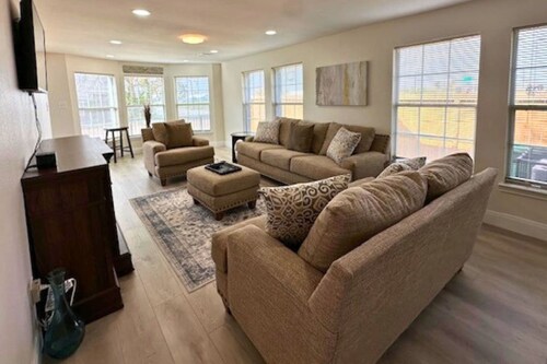 Family-friendly Stay Near Downtown Houston