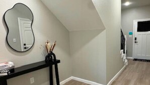 House | 3 bedrooms - Quiet 3BR Stay King Bed Near Downtown (Houston)