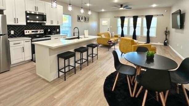 House | 3 bedrooms - Quiet 3BR Stay King Bed Near Downtown (Houston)