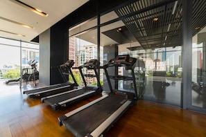 Fitness facility - COZY STUDIO AT KLCC WITH ROOF TOP GARDEN WTH ICONIC TWIN TOWER VIEW (Kuala Lumpur)