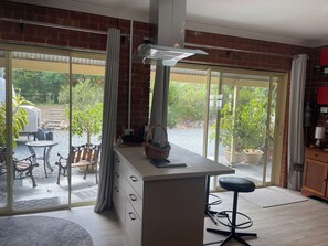 Interior - Peaceful Adelaide Hills Retreat near Hahndorf (Mylor)