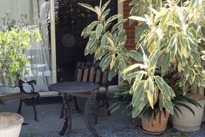 Exterior detail - Peaceful Adelaide Hills Retreat near Hahndorf (Mylor)