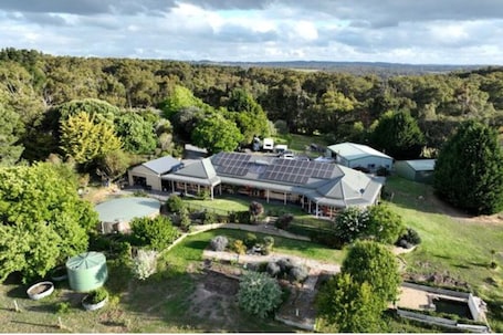 Exterior. Peaceful Adelaide Hills Retreat near Hahndorf