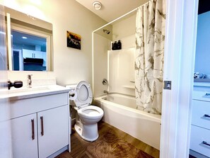 Hair dryer, towels, soap, toilet paper - LUXLOFT SUITE.
Cozy 2-bedroom basement suite in a serene location. (Saskatoon)
